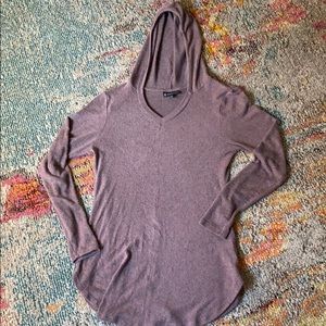 Hooded lightweight sweater